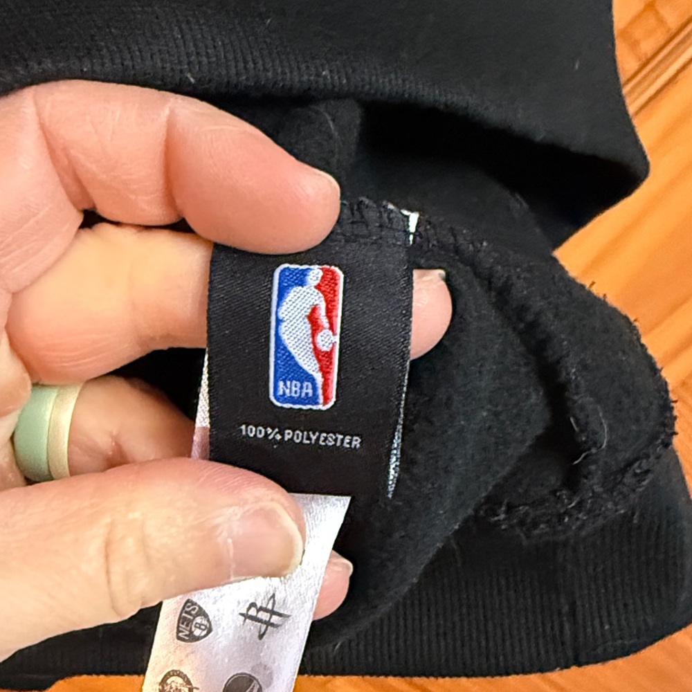 Men's Black NBA Team Logo Hoodie - Picture 4 of 6